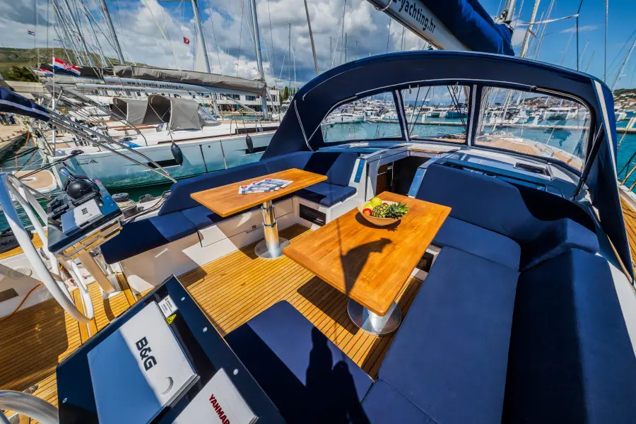 Whistler's cockpit, underway from Baotić Marina