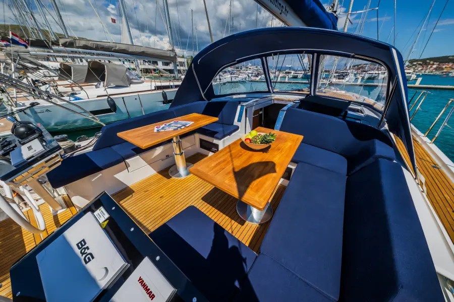Whistler's B&G and Yanmar digital controls at the helm