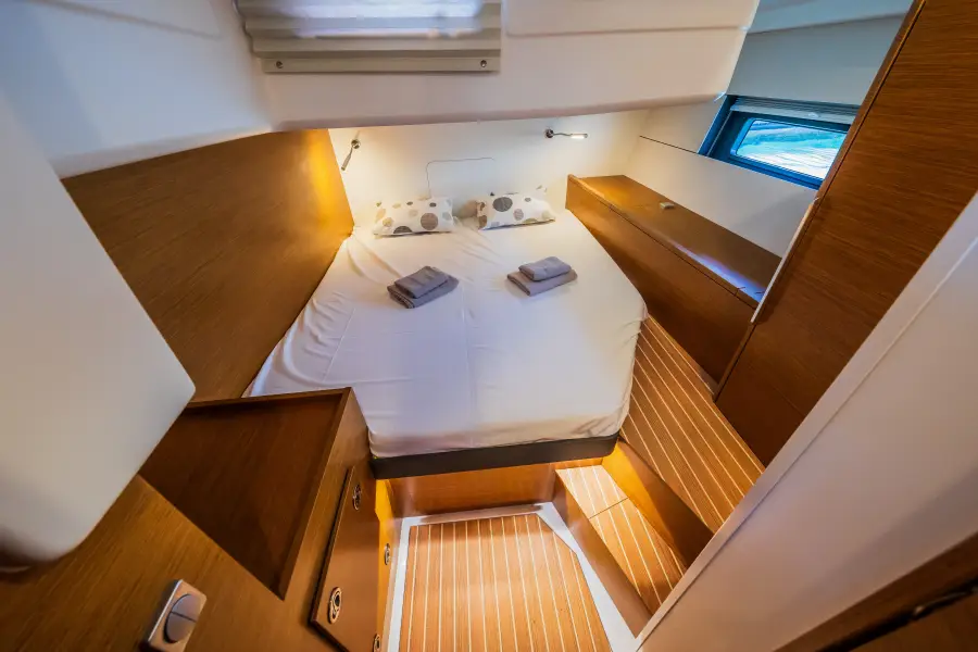 Whistler guest cabin, aft double berth